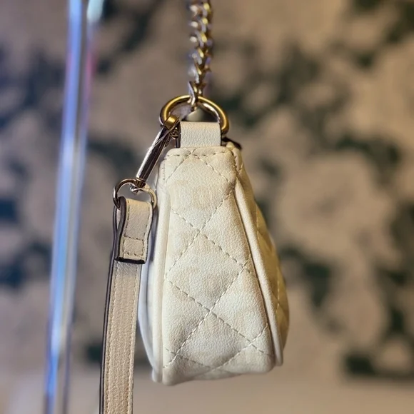 Juicy Couture Cream Quilted Shoulder Bag with Gold Accents NWT - Picture 5 of 9